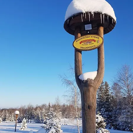 Radhostsky Rybnik 公寓 特罗亚诺维采