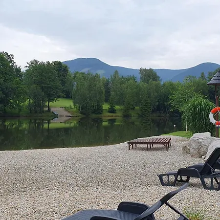 公寓 Radhostsky Rybnik 特罗亚诺维采